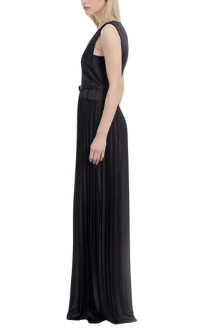 One33 Social Jaelyn Plunging V-Neckline Tailored Shoulder Straps Pleated Skirt Matching Belt Fit-and-Flare Maxi Gown Dress