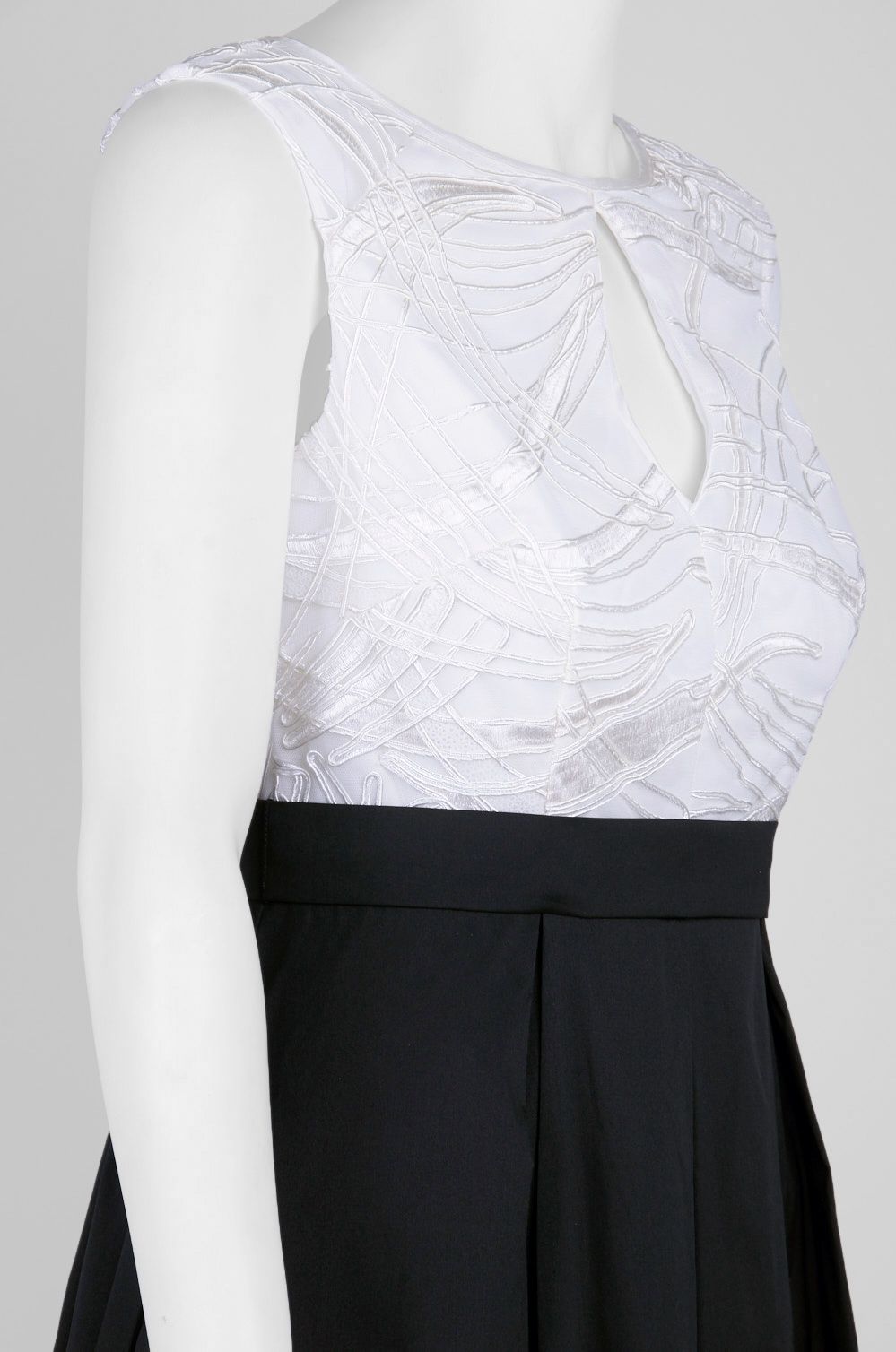 Aidan Mattox Crew Neck Keyhole Sleeveless Pleated Embroidered Mesh