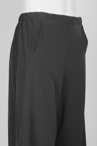 Joan Vass NY Elastic Mid Waist Pull On Wide Leg Crop Crepe Pant with On Seam Pockets