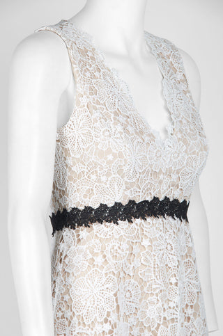 Donna Morgan Scalloped V-Neck Sleeveless Zipper Back Floral Crochet Dress